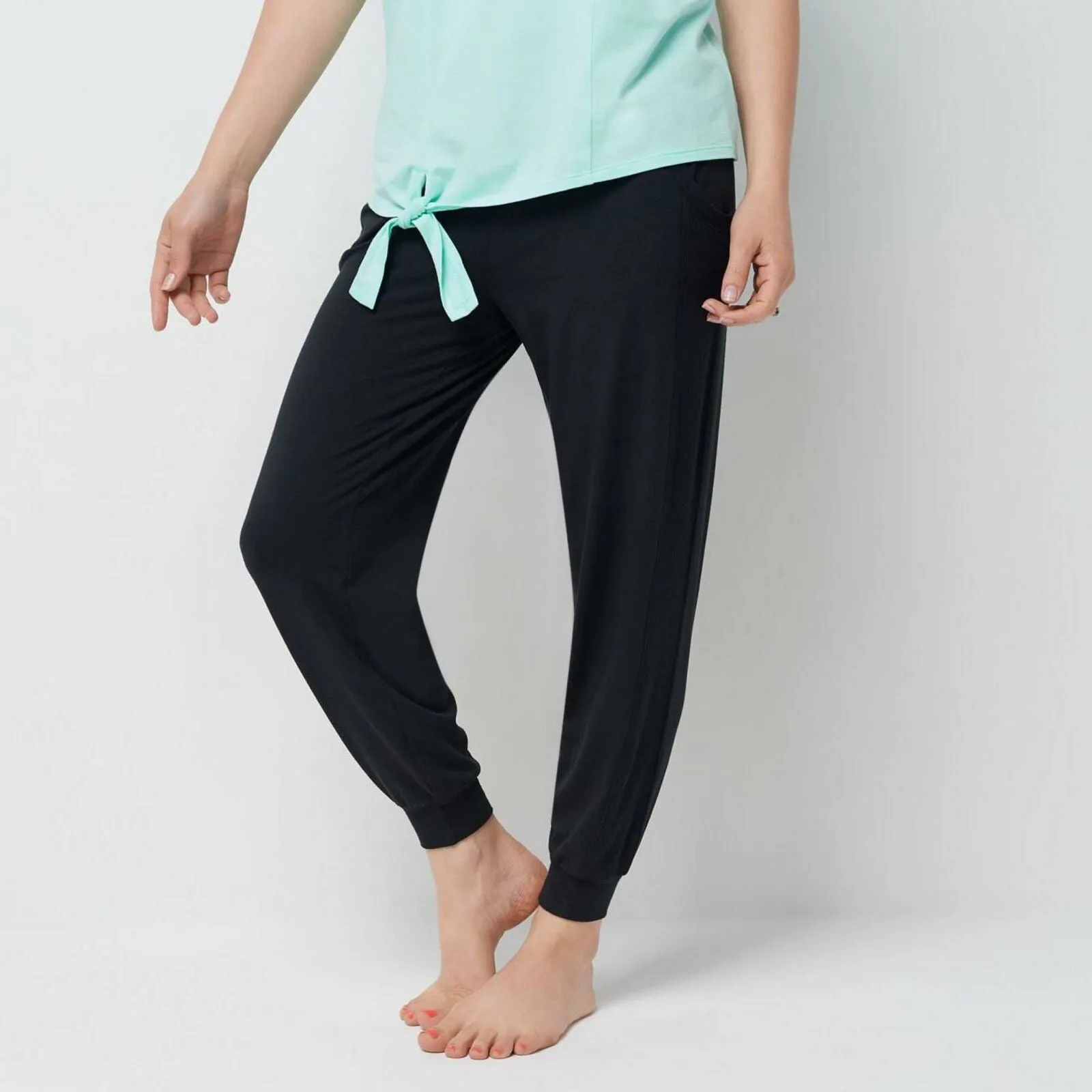 AnyBody Women's Cozy Knit Side Ribbed Jogger Pants Black Small