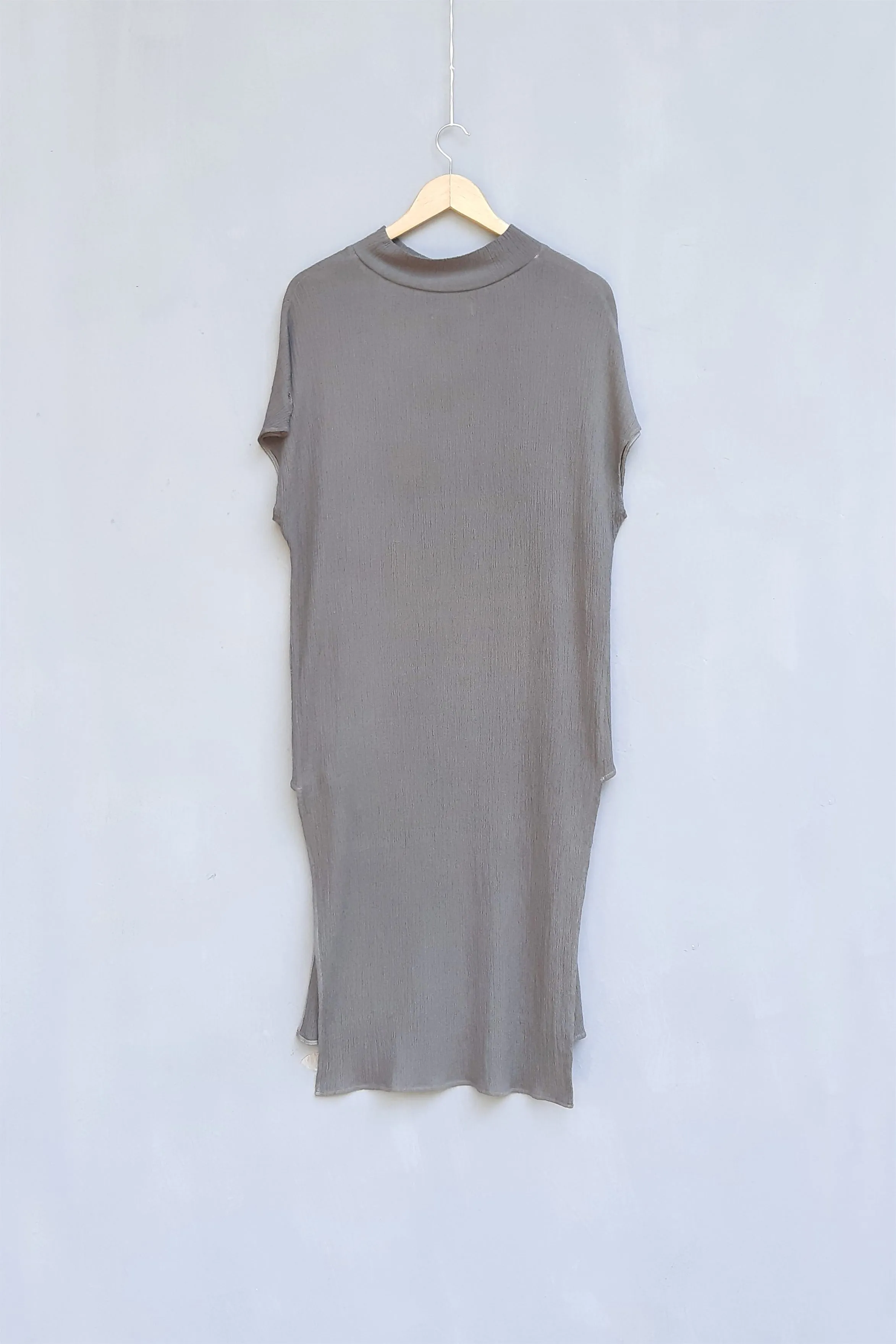 Urvashi Kaur   I   Ikigai TUNIC IOTA TUNIC  crinkle cotton slate TESSELLATE- 43